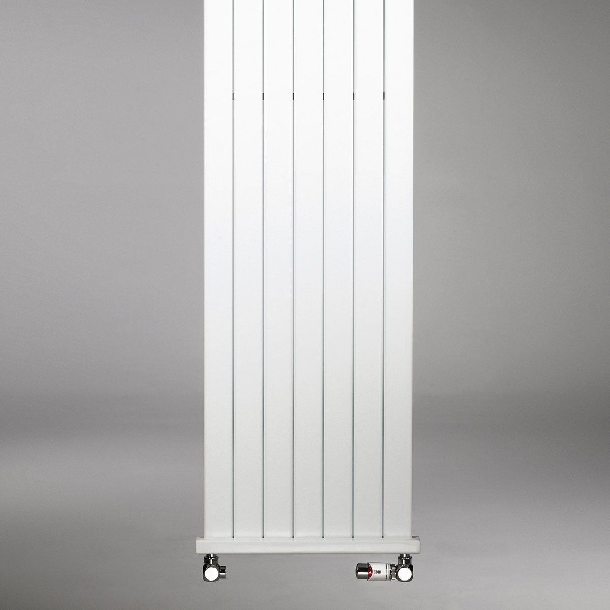 Радиатор отопления настенный вертикальный